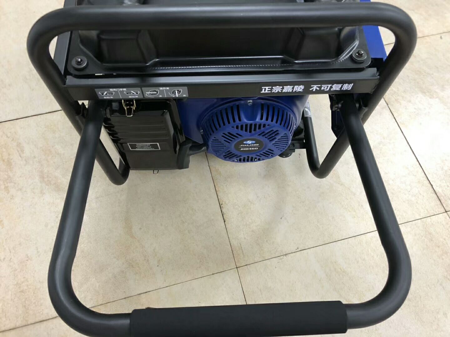 0D18FC2ACBD517FBD73A6EFA719B1081.jpg